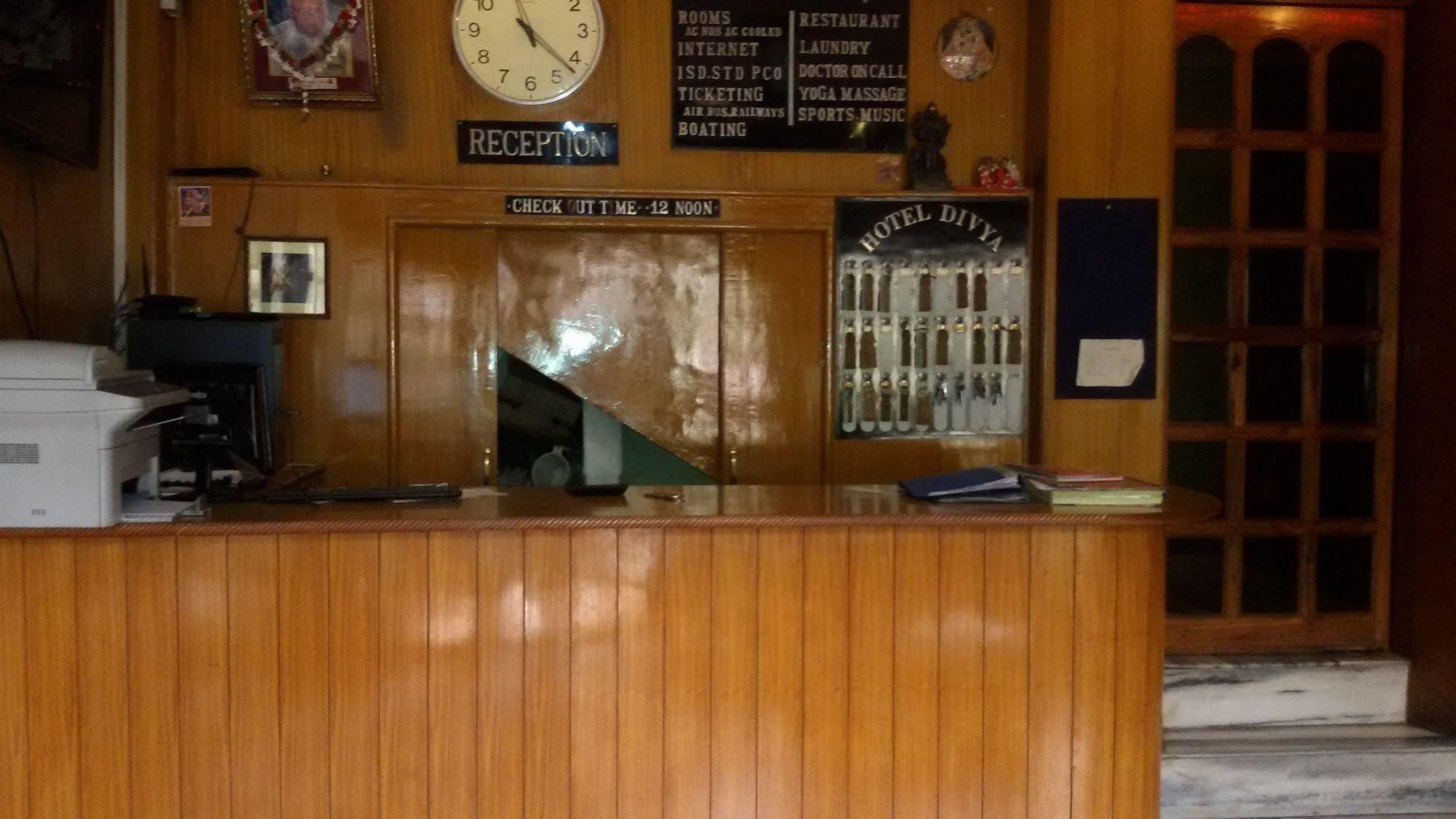 Hotel Divya Varanasi Luaran gambar